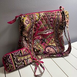 Vera Bradley Pink And Green purse and wallet, Lightly Used 🩷